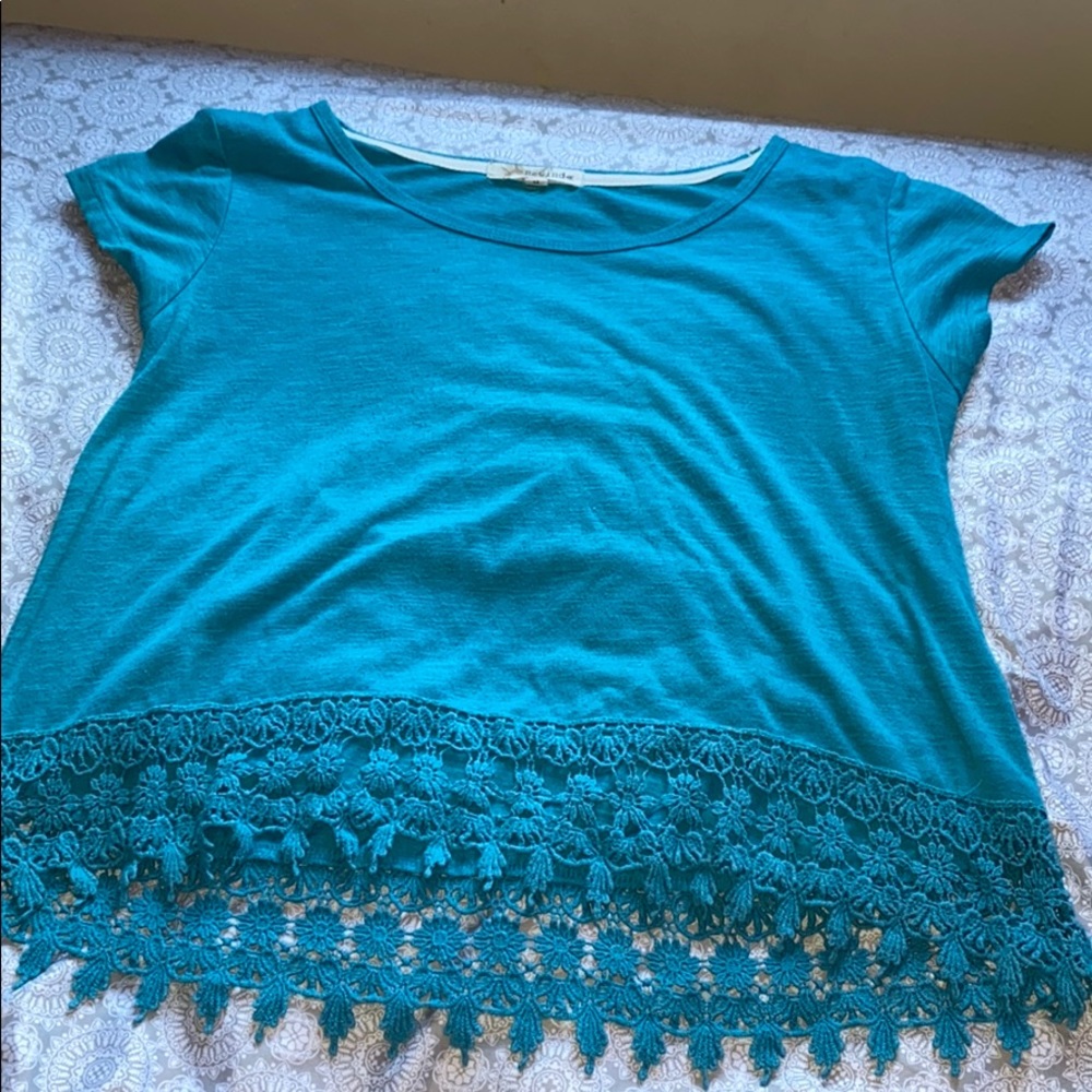 blue crop top